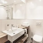 In Near Giggijochbahn アパート